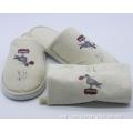 Slipper de cor creme mais vendida para hotel